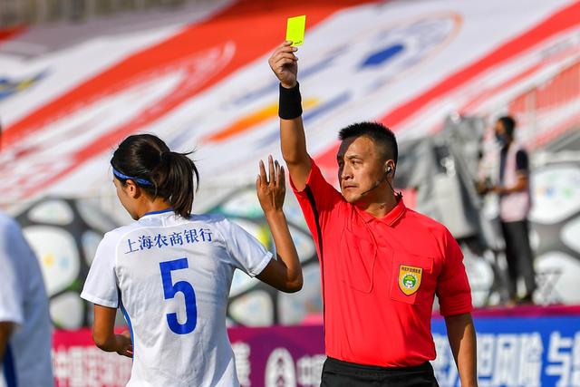 曼城转会策略大转变：今夏卖人收入超买人支出